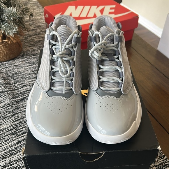 Jordan Max Aura 4 (GS) cool grey/wolf grey & white size 5.5Y - Picture 2 of 7